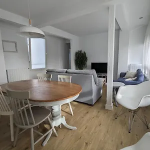 https://la-casa-de-clara.bilbaohotelsspain.com